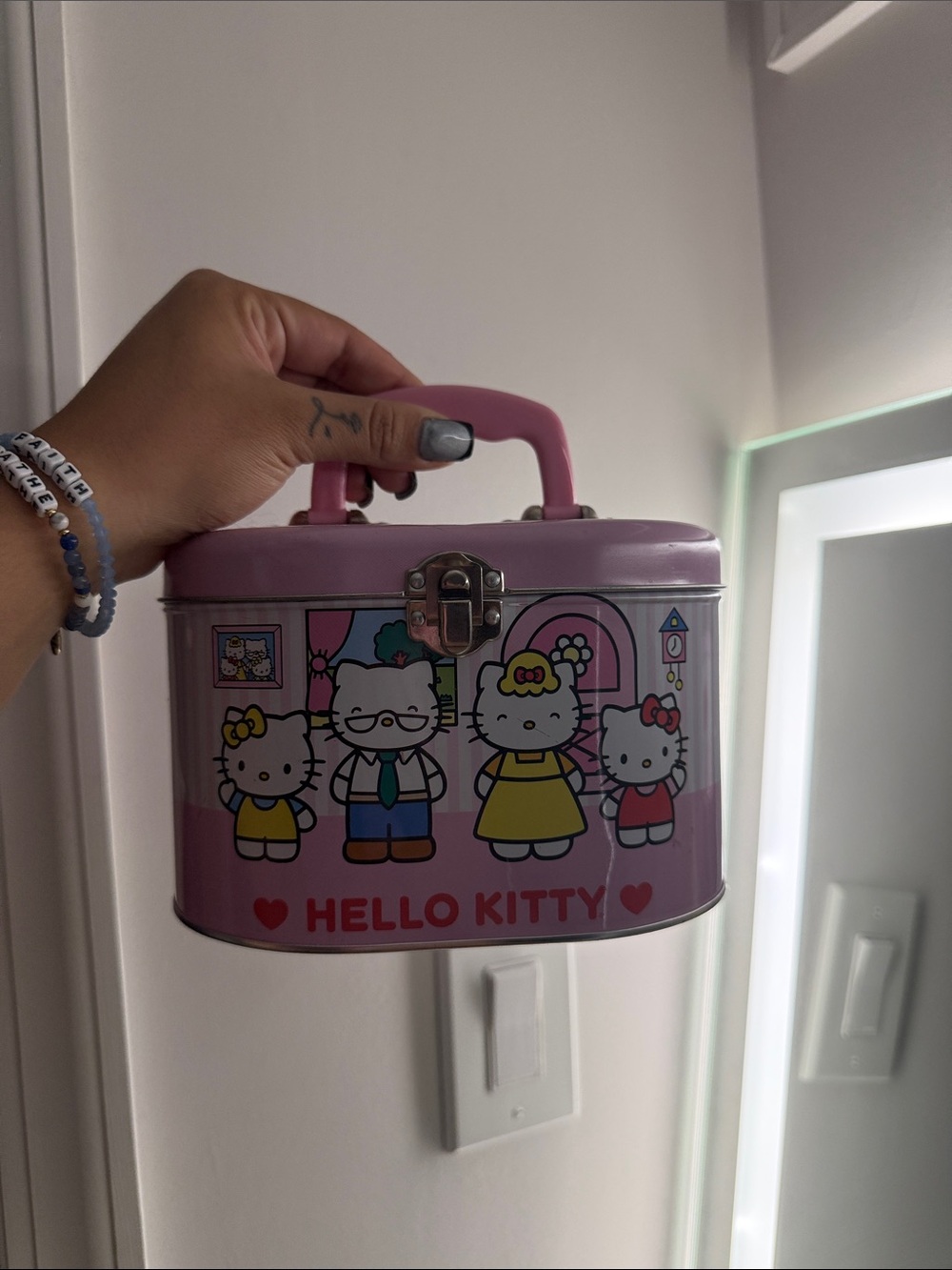 Hello Kitty Pink Metal Carry Tin Lunchbox